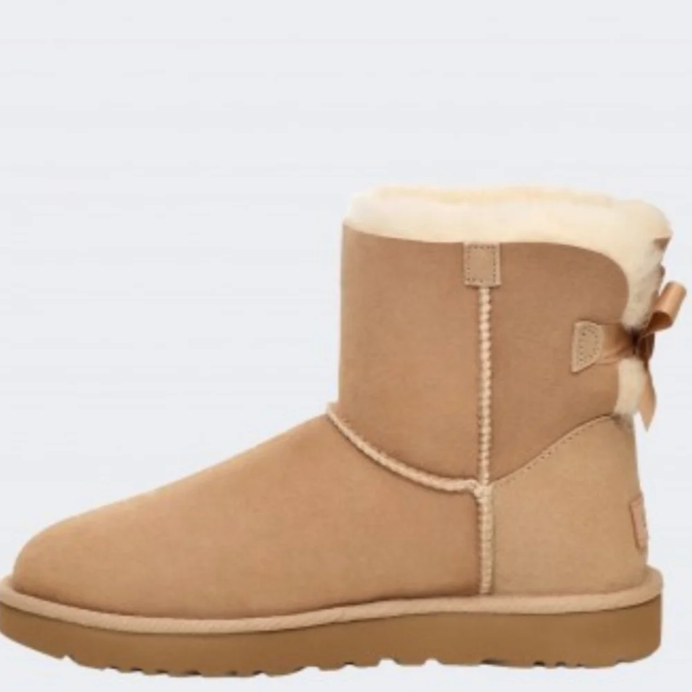 UGG Bailey Mini Bow II Chestnut Winter Boots Women's Size 7 Brand New In Box